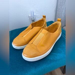 Women’s Vionic Slip-On Sneakers - Mustard Yellow - Size 8.5 / 39